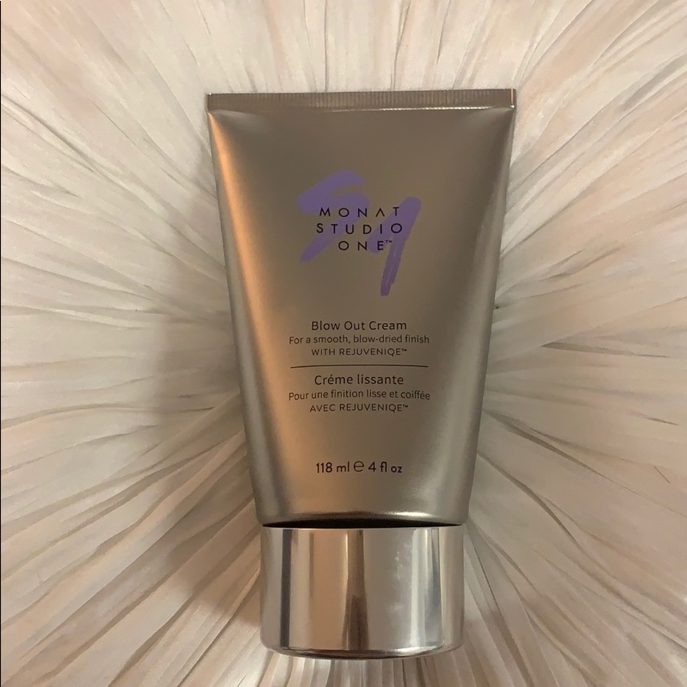 Monat Blow Out Cream